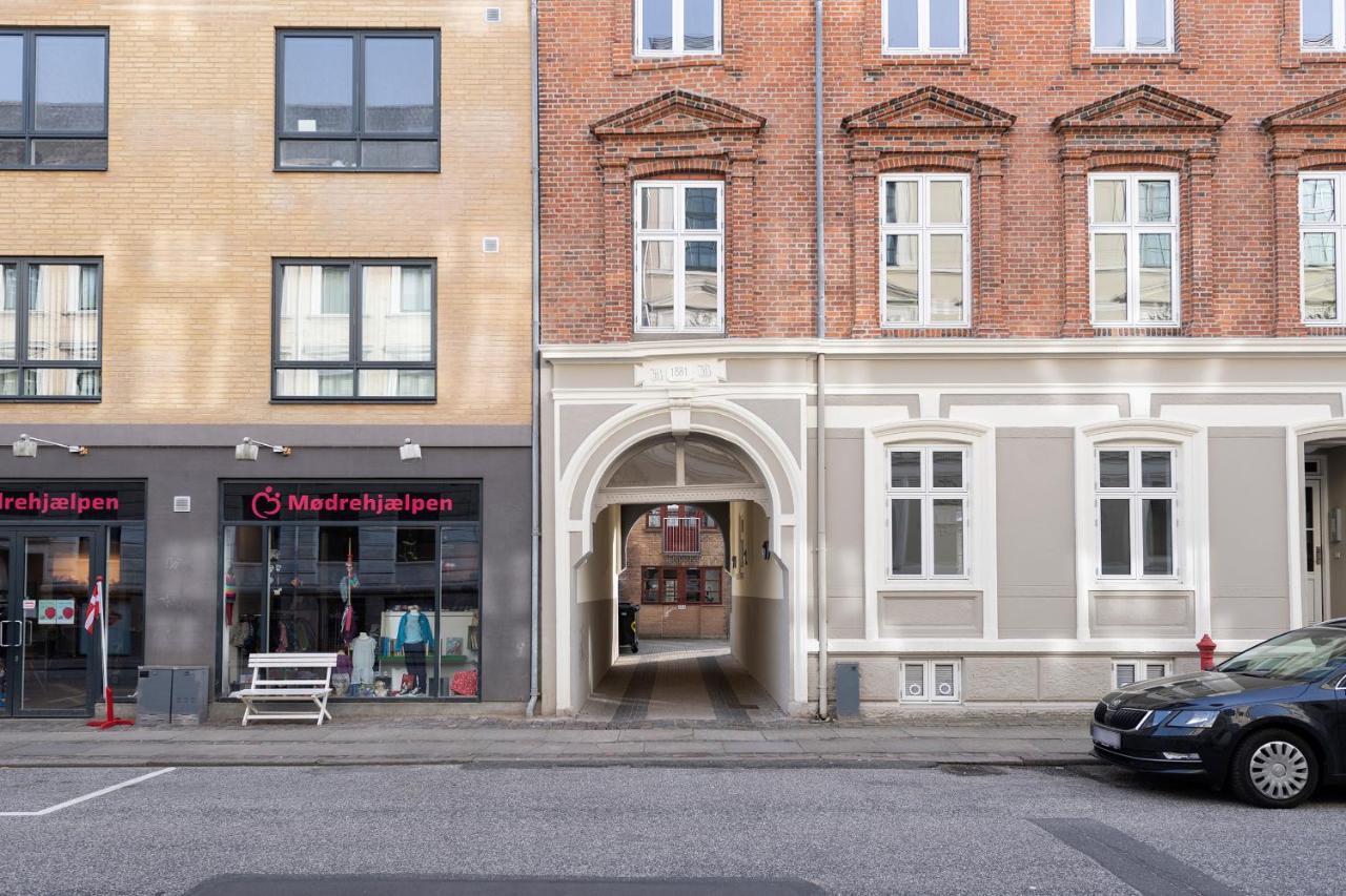 Aday - Apartment Suite 3 Aalborg Center エクステリア 写真