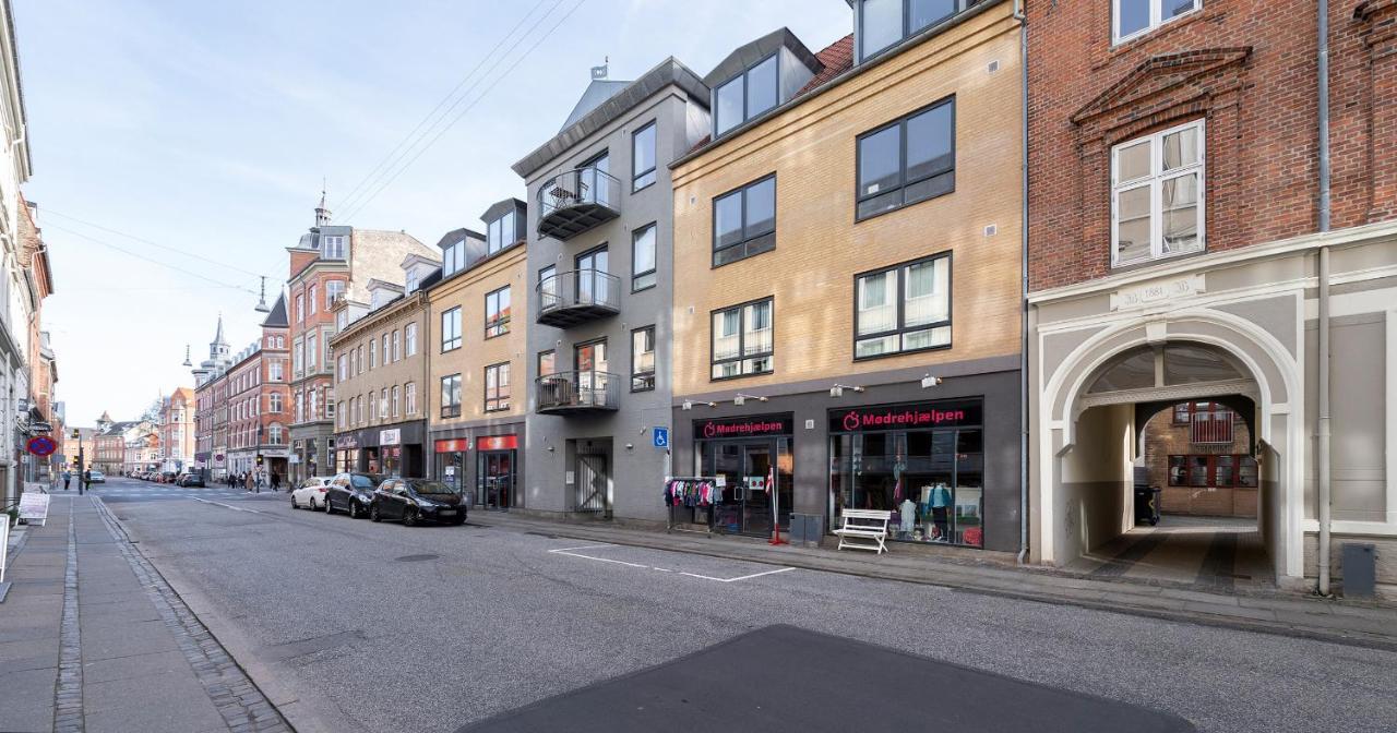Aday - Apartment Suite 3 Aalborg Center エクステリア 写真
